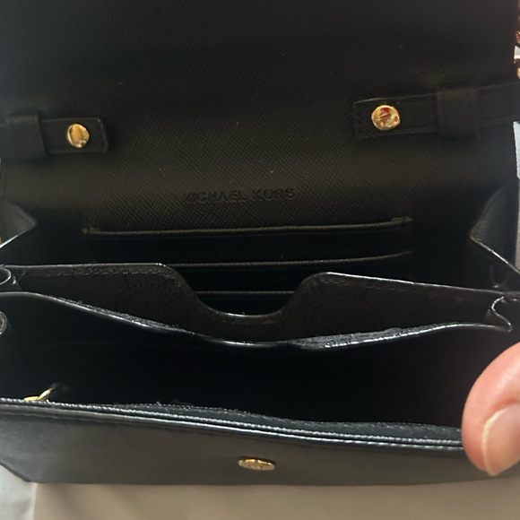 Michael Kors wallet on a chain - Picture 6 of 10